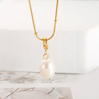 Isola Pearl Pendant Necklace