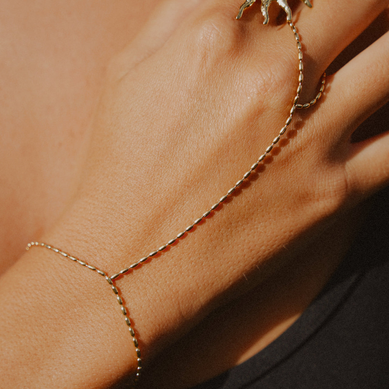 Zahara Handchain